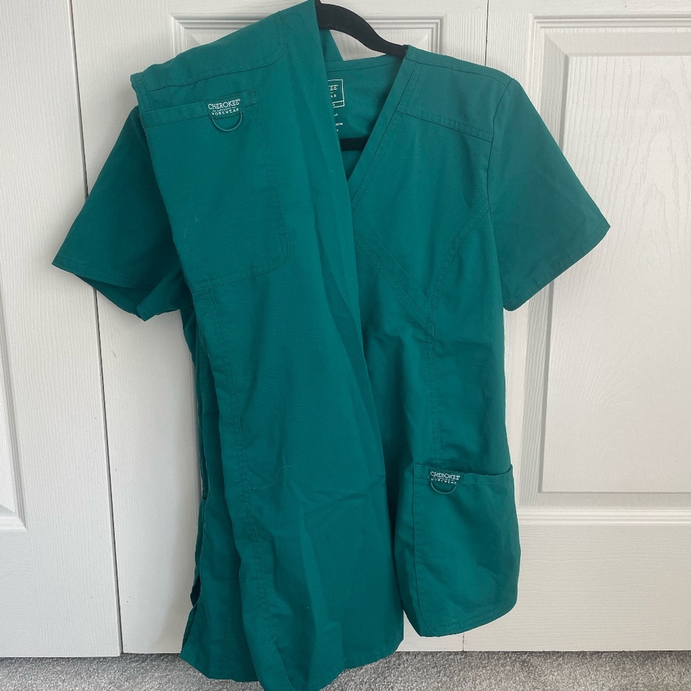 cherokee scrub set in green